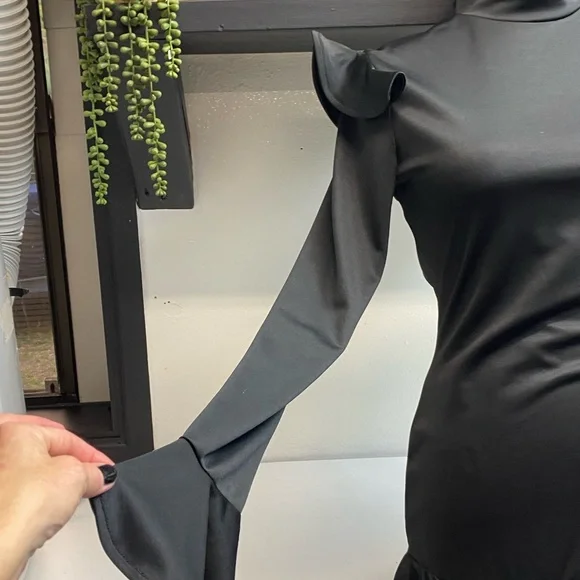 Elegant Black Ruffle Sleeve Dress - Picture 3 of 3